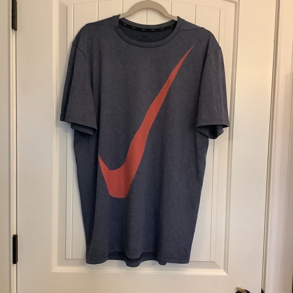 Nike DriFit Athletic‎ Shirt